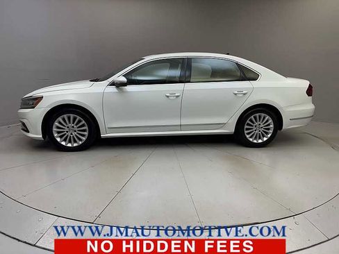 Used 2017 Volkswagen Passat 1.8T SE FWD image 2