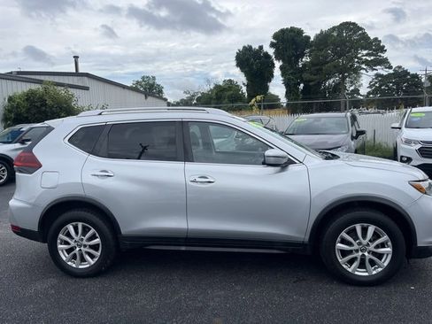 Used 2019 Nissan Rogue SV image 8