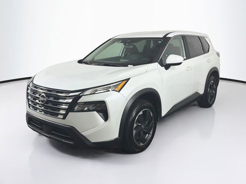 Used 2025 Nissan Rogue SV AWD/4WD image 3