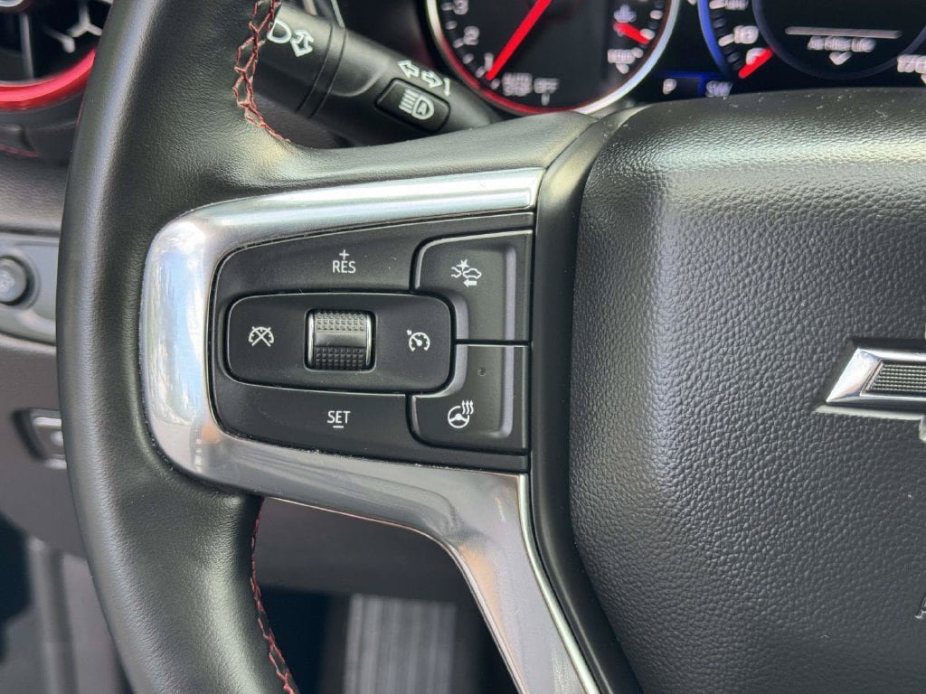 Used 2025 Chevrolet Blazer RS FWD image 12
