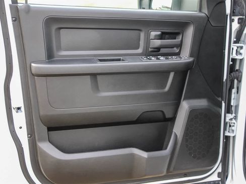 Used 2023 RAM 2500 Tradesman w/ Chrome Appearance Group image 18