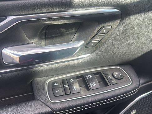 Used 2023 RAM 1500 Laramie image 12