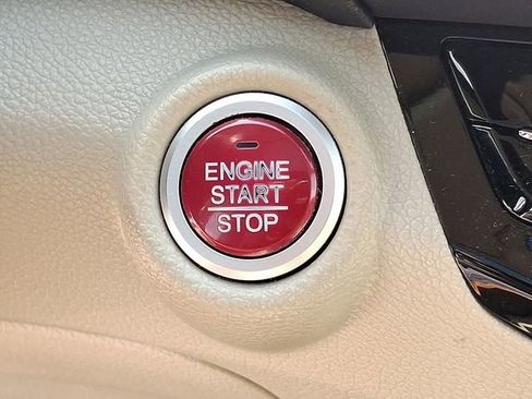 Used 2017 Honda Accord EX-L image 18