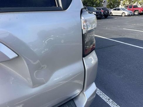 Used 2020 Toyota 4Runner SR5 Premium w/ Moonroof Package RWD image 13