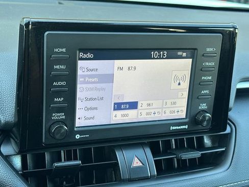 Used 2022 Toyota RAV4 LE image 15