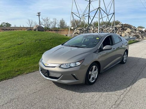 Used 2017 Chevrolet Volt LT w/ Comfort Package FWD image 7