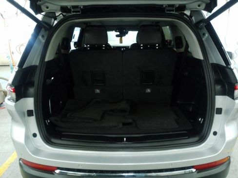 Used 2021 Jeep Grand Cherokee L Limited image 10