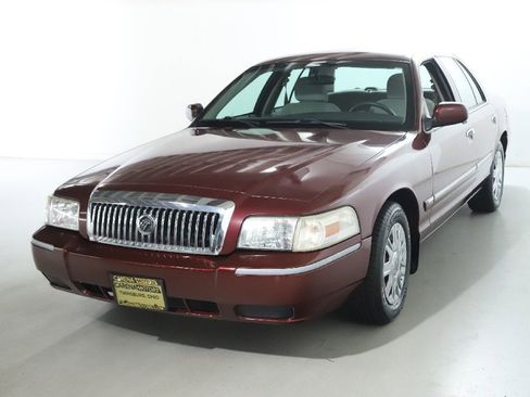 Used 2007 Mercury Grand Marquis GS image 2