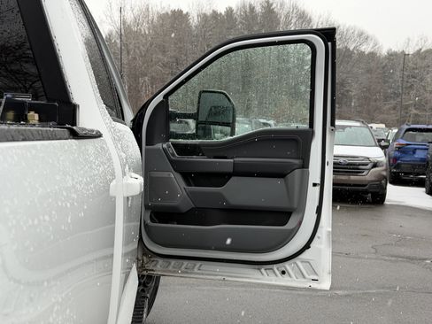 Used 2024 Ford F250 XLT w/ Black Appearance Package image 34