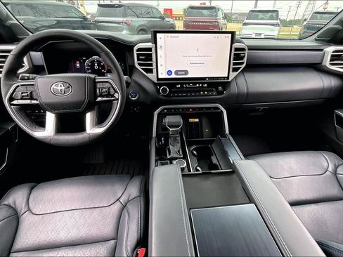 Used 2024 Toyota Sequoia Platinum AWD/4WD image 20