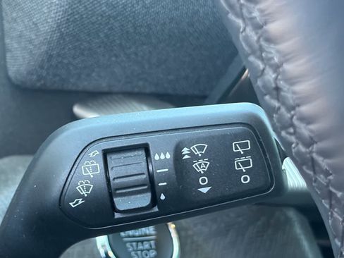 Used 2025 Ford Explorer Platinum w/ Ultimate Package AWD/4WD image 13