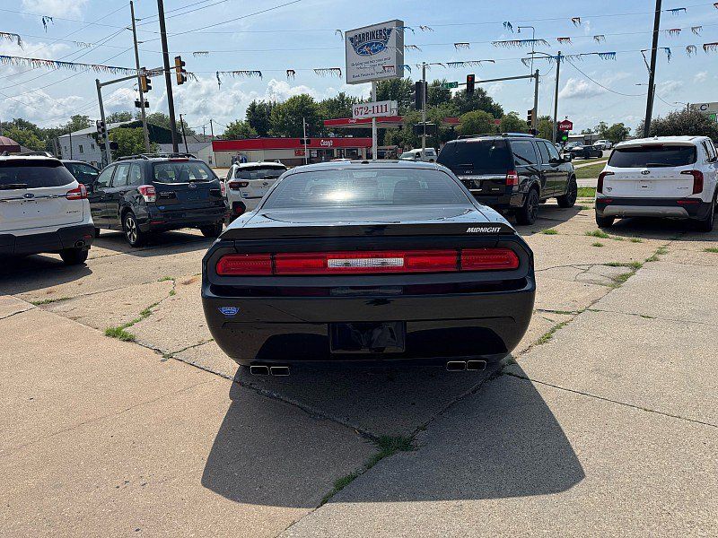 Used 2014 Dodge Challenger R/T RWD image 8