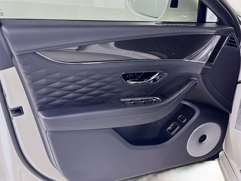 Certified 2021 Bentley Flying Spur V8 image 16