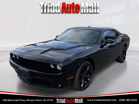 Used 2018 Dodge Challenger SXT Plus image 9