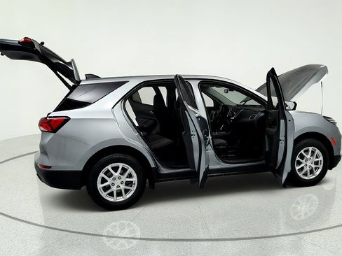 Used 2024 Chevrolet Equinox LT AWD/4WD image 13