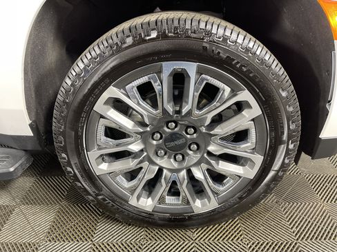 Used 2024 GMC Yukon XL Denali w/ Max Trailering Package image 8