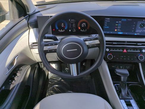 Used 2025 Hyundai Tucson SEL AWD/4WD image 16