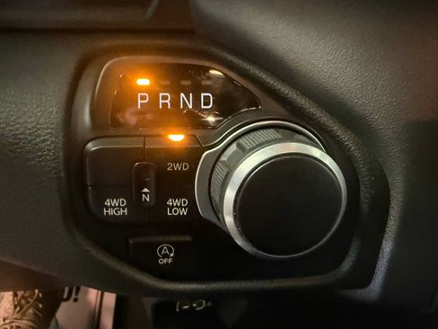 Used 2023 RAM 1500 Big Horn AWD/4WD image 34