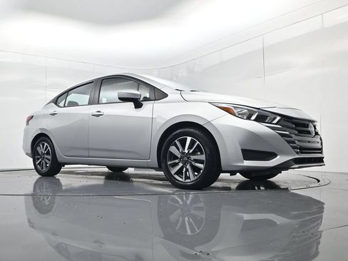 Used 2024 Nissan Versa SV FWD image 43