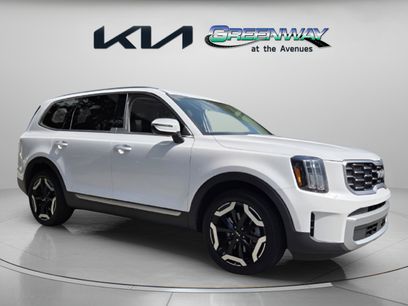 Used 2024 Kia Telluride S w/ S Sunroof Package