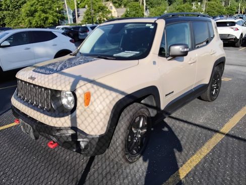 Used 2017 Jeep Renegade Trailhawk AWD/4WD image 12