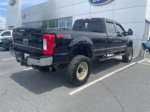 Used 2017 Ford F250 Lariat w/ Chrome Package AWD/4WD image 4