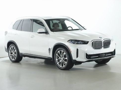 Used 2026 BMW X5 xDrive50e AWD/4WD image 9