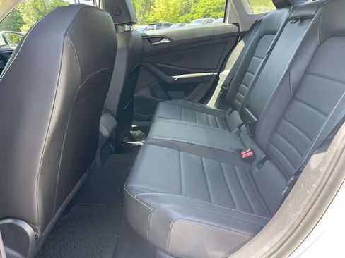 Certified 2024 Volkswagen Jetta SE FWD image 10