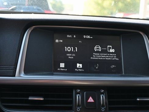 Used 2018 Kia Optima LX image 12