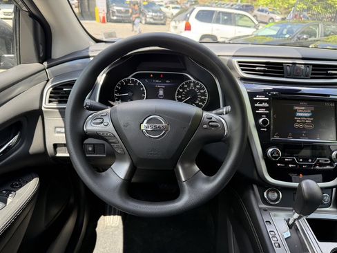 Used 2022 Nissan Murano S image 13