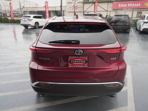 Certified 2023 Toyota Venza XLE image 6