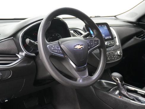 Used 2021 Chevrolet Malibu LT image 9