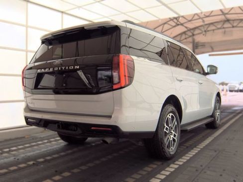 Used 2025 Ford Expedition Active AWD/4WD image 5