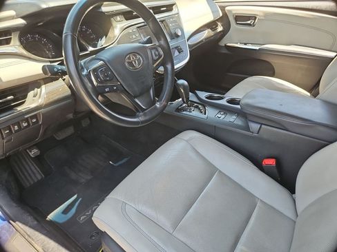 Used 2013 Toyota Avalon Limited w/ Technology Pkg FWD image 11