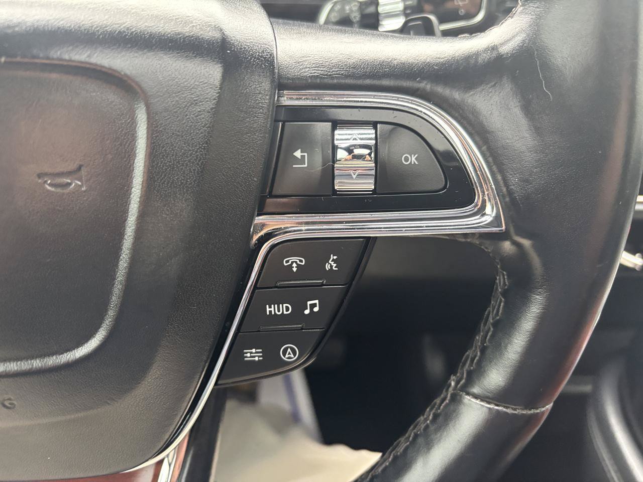 Used 2023 Lincoln Navigator Reserve AWD/4WD image 19