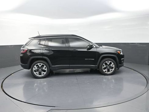 Used 2018 Jeep Compass Limited w/ Navigation Group AWD/4WD image 15