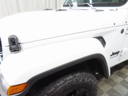 Used 2023 Jeep Wrangler Unlimited Sahara image 42