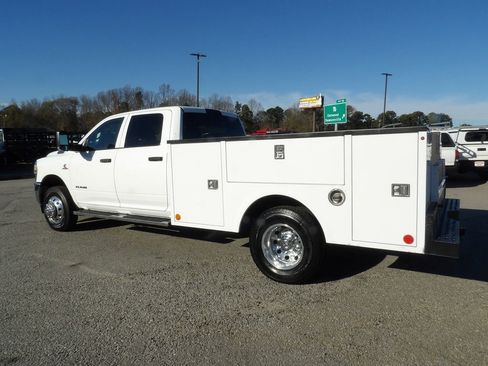 Used 2019 RAM 3500 Tradesman w/ Chrome Appearance Group image 4