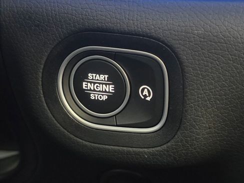 Certified 2025 Mercedes-Benz GLS 450 4MATIC image 44