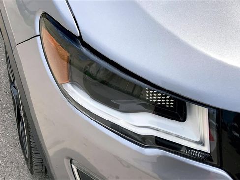 Used 2017 Jeep Compass Limited image 24