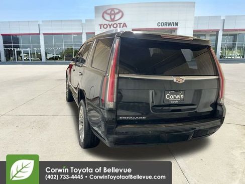 Used 2019 Cadillac Escalade Platinum image 6