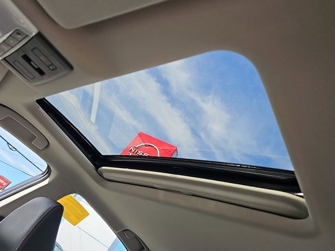 Certified 2023 Nissan Altima 2.5 SR w/ SR Premium Package image 15