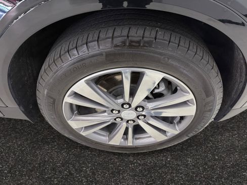 Certified 2024 Cadillac XT5 Premium Luxury image 7