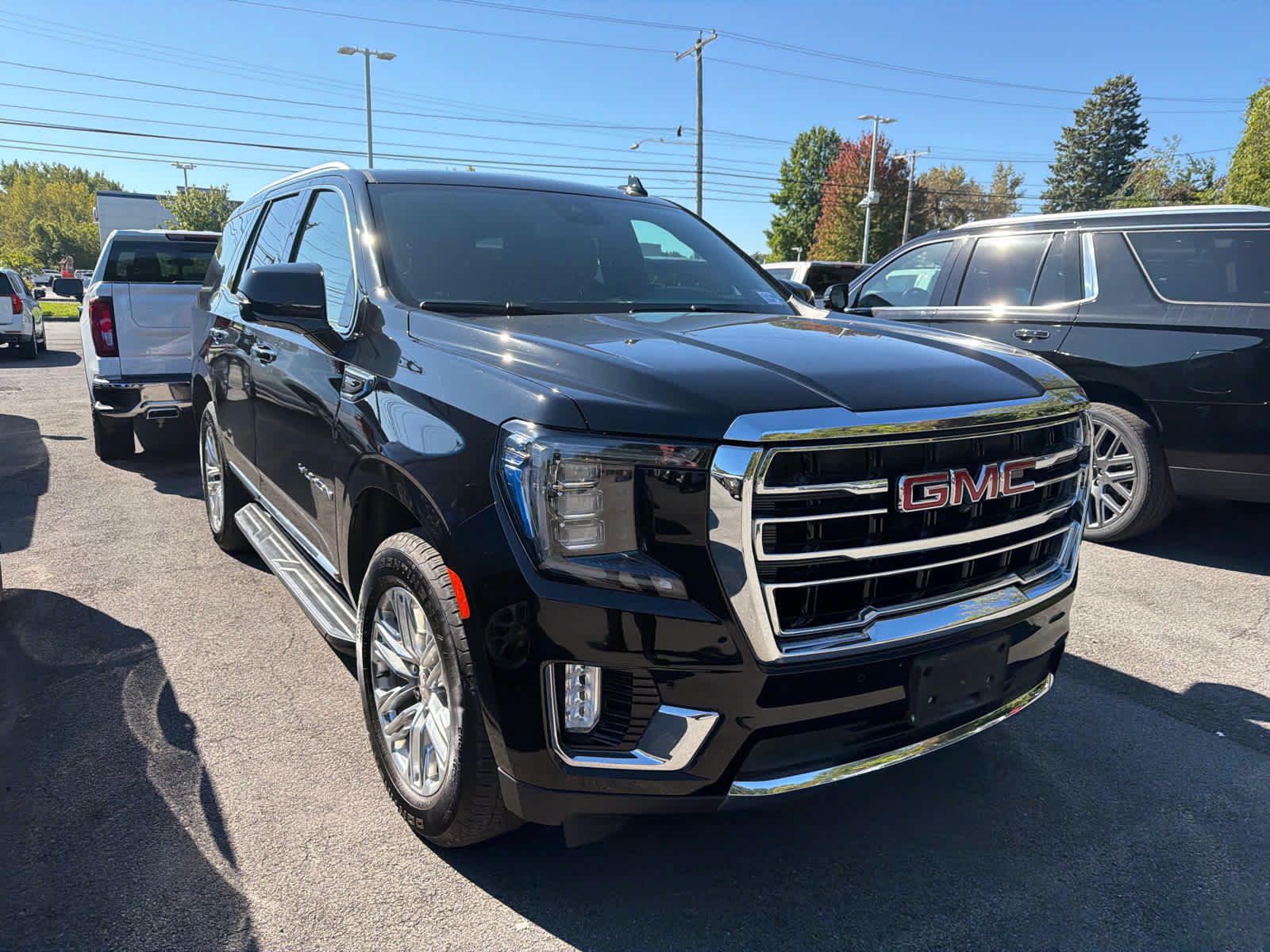 Used 2023 GMC Yukon SLT w/ SLT Premium Package AWD/4WD image 16