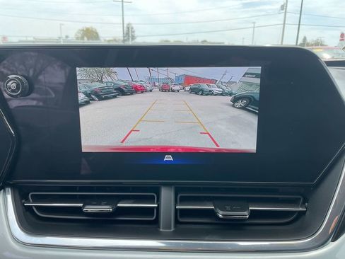 Used 2025 Chevrolet Trax LT w/ LT Convenience Package FWD image 21