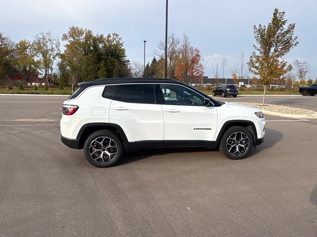Certified 2025 Jeep Compass Limited AWD/4WD image 7