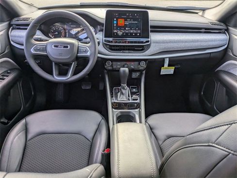 New 2026 Jeep Compass Latitude image 27