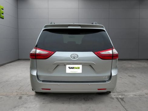Used 2017 Toyota Sienna XLE Premium AWD/4WD image 11