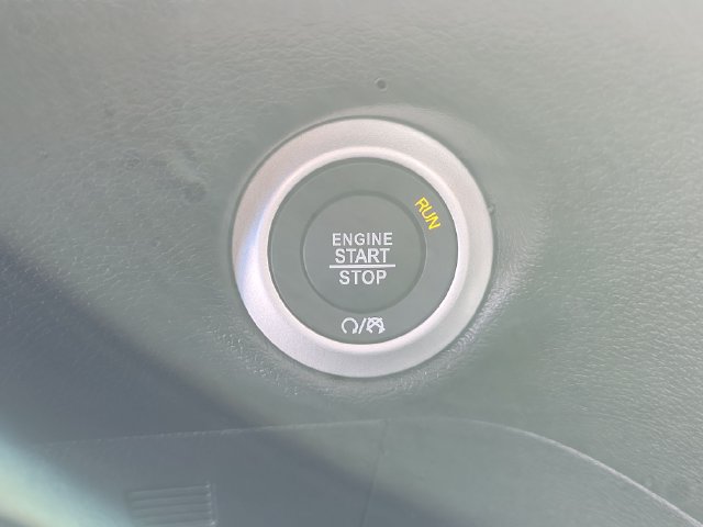 New 2027 Chrysler Pacifica Select FWD image 15