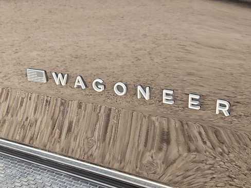 Used 2022 Jeep Wagoneer Series III AWD/4WD image 8